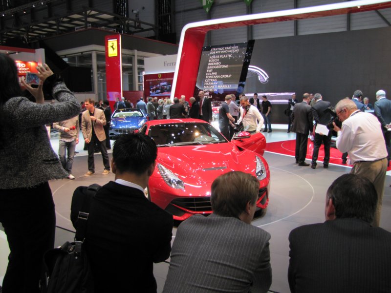 ferrarif12berlinetta11.jpg