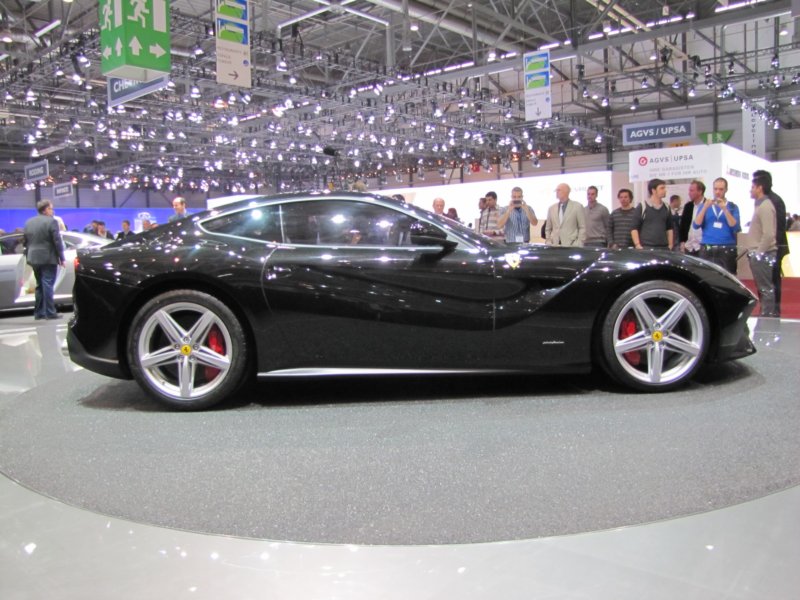 ferrarif12berlinetta15.jpg