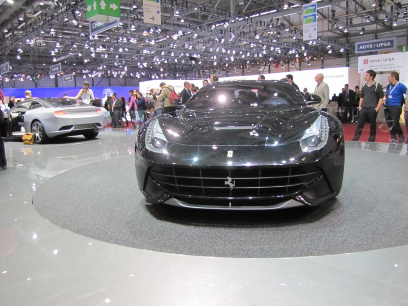 ferrarif12berlinetta25.jpg