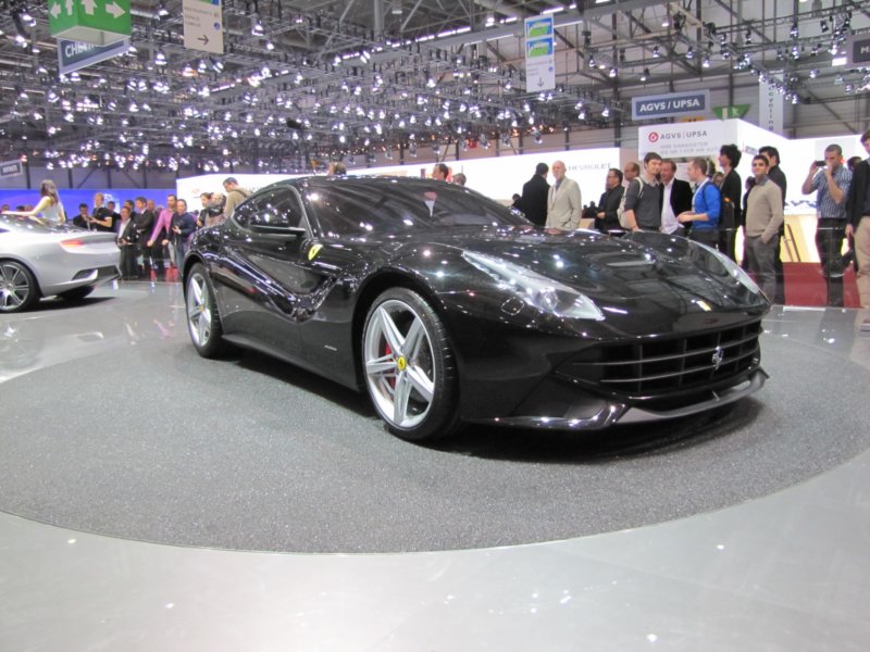 ferrarif12berlinetta29.jpg