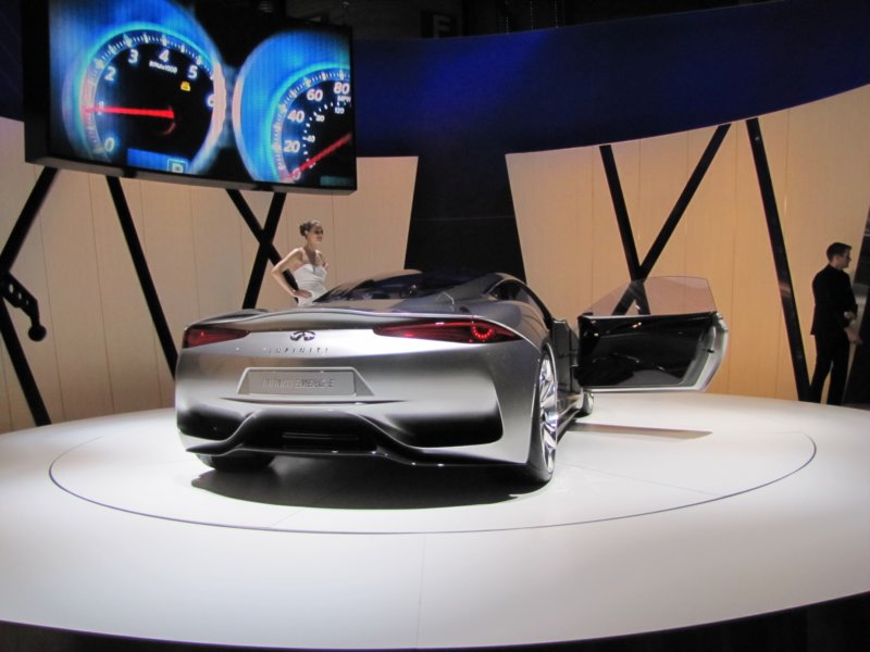 infinitiemerge32.jpg