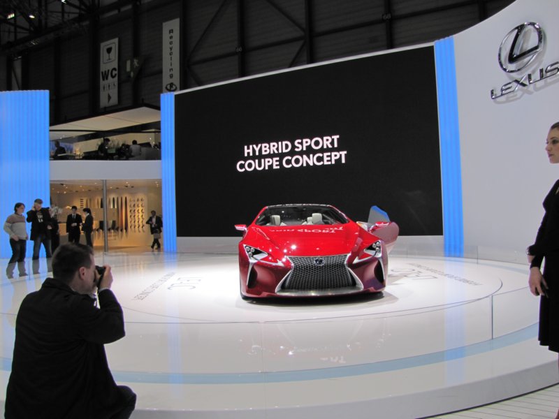 lexuslflc16.jpg