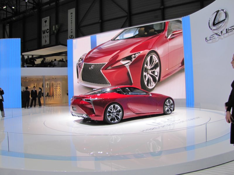 lexuslflc17.jpg