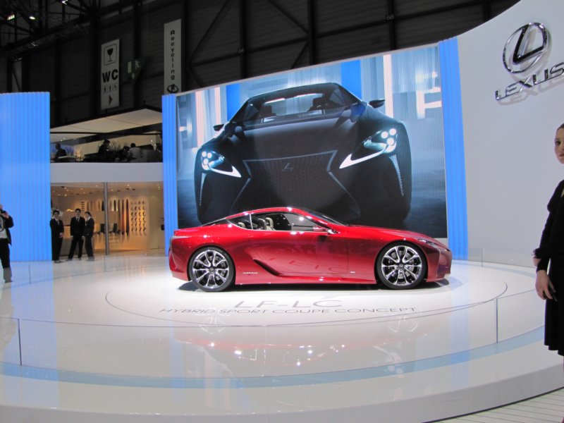 lexuslflc27.jpg