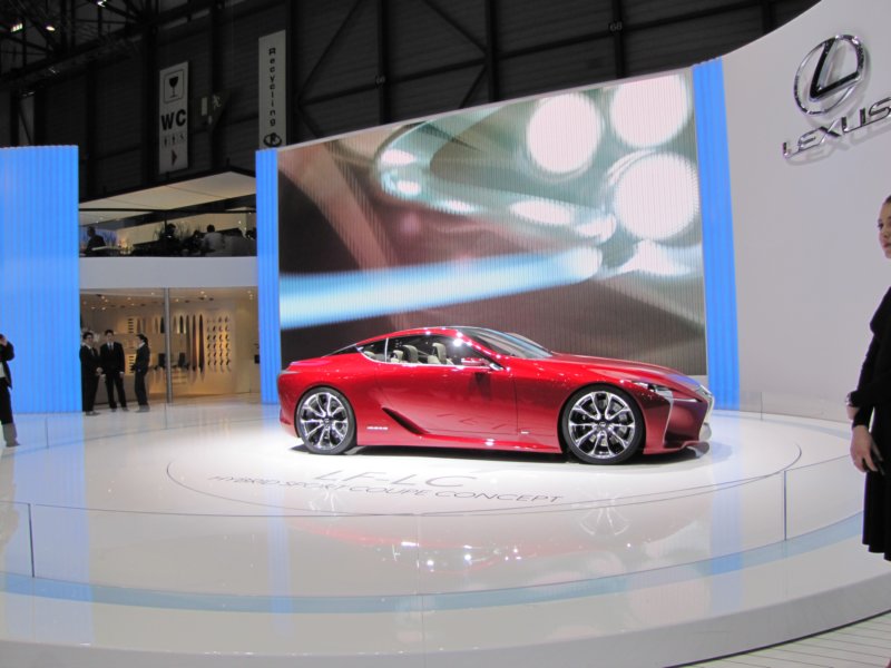 lexuslflc28.jpg