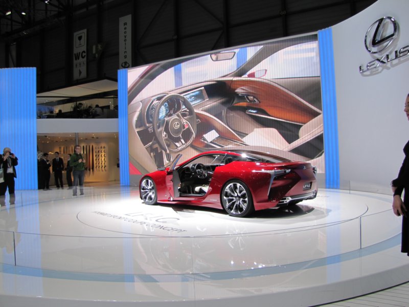 lexuslflc37.jpg