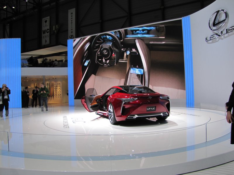 lexuslflc41.jpg
