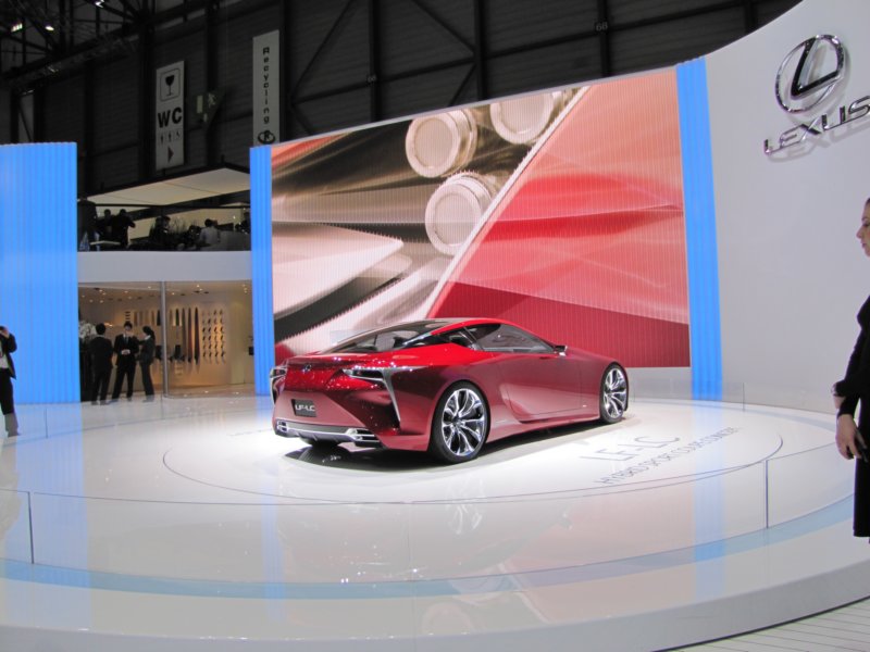 lexuslflc5.jpg