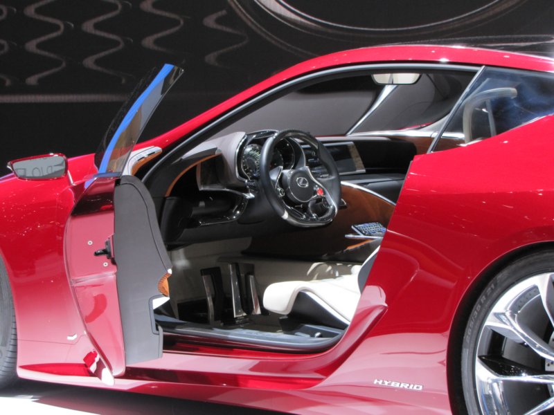 lexuslflc63.jpg