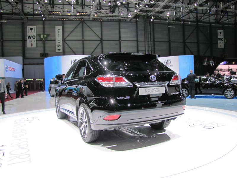 lexusrx450h12.jpg