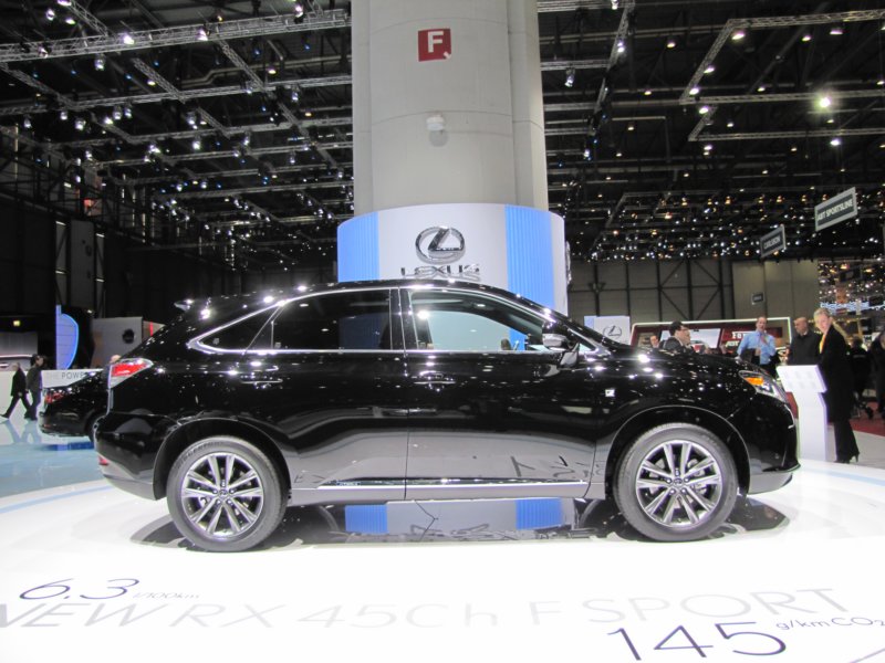 lexusrx450h63.jpg