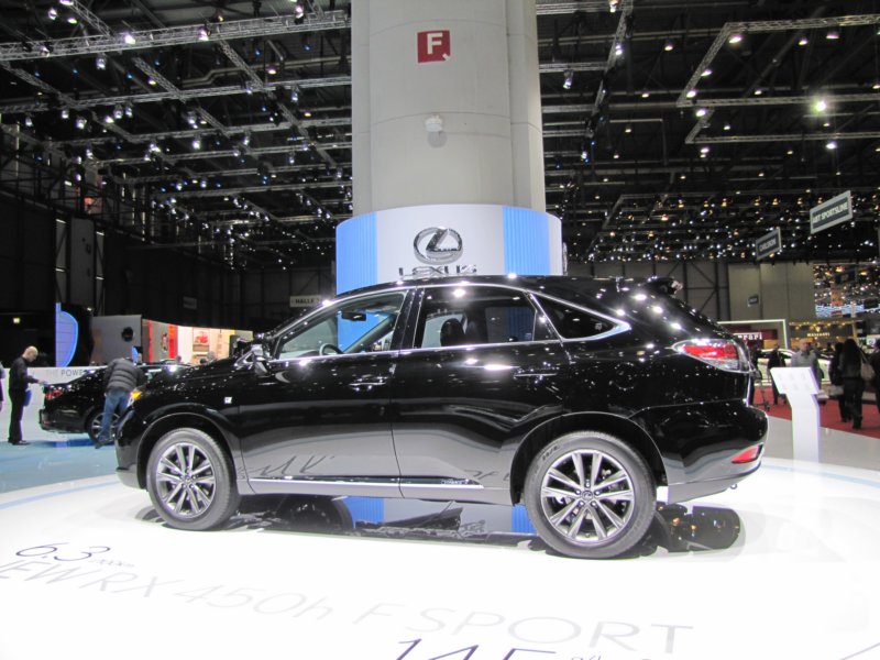 lexusrx450h73.jpg
