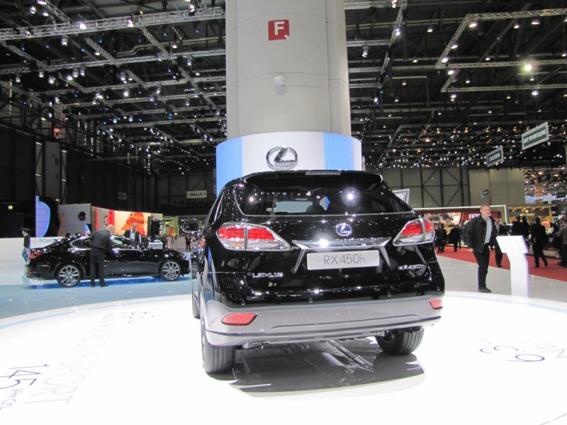lexusrx450h76.jpg