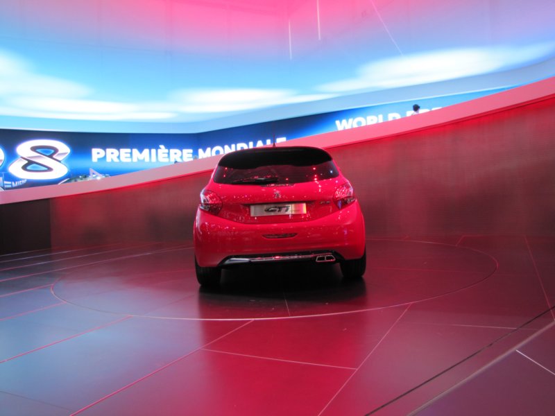 peugeot208gti10.jpg