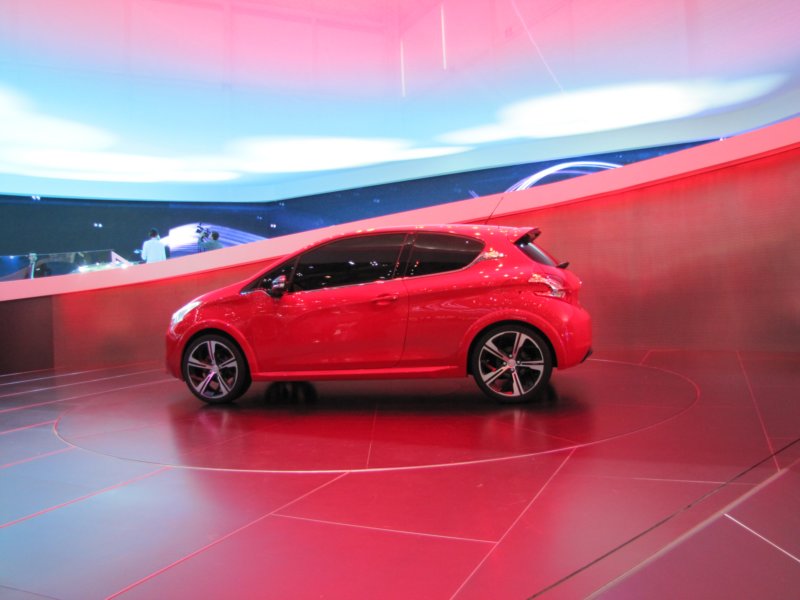 peugeot208gti17.jpg