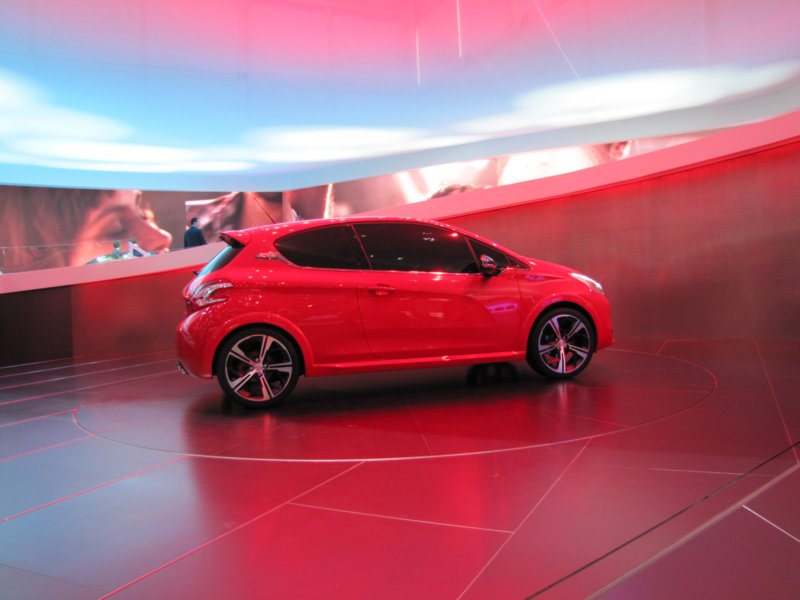 peugeot208gti50.jpg