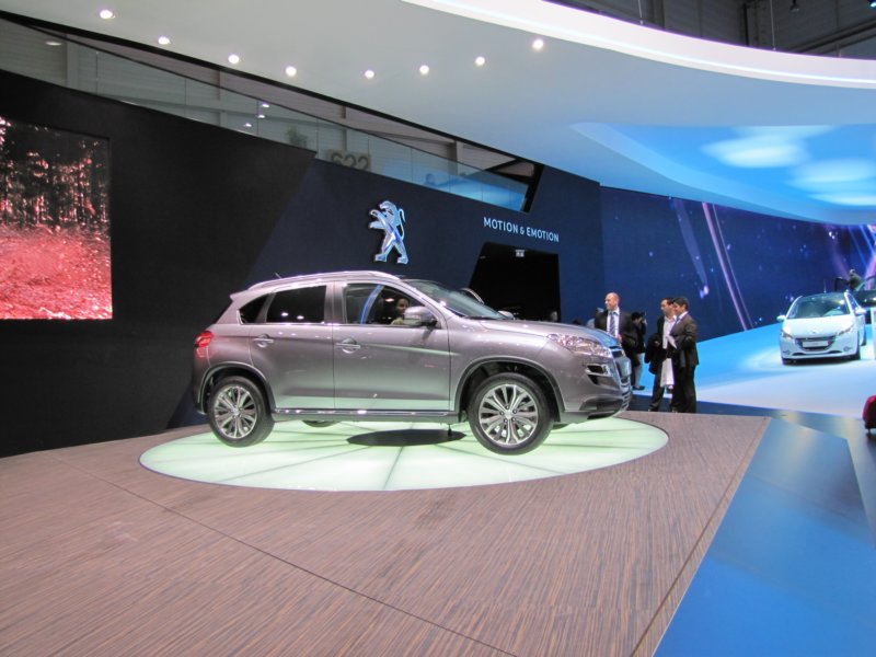 peugeot400815.jpg