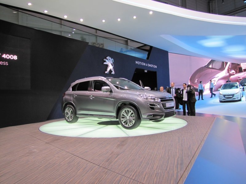 peugeot400817.jpg