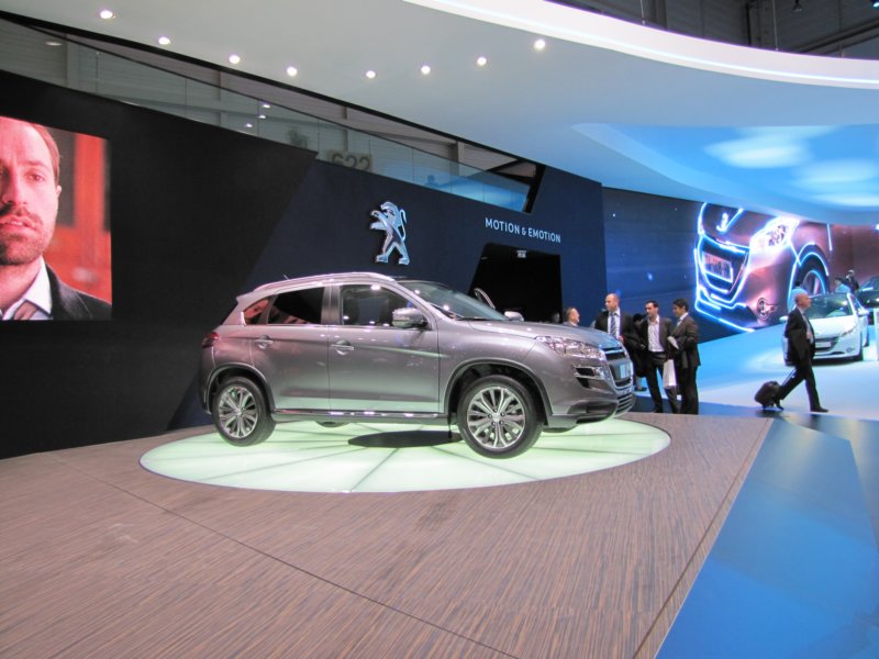 peugeot400818.jpg