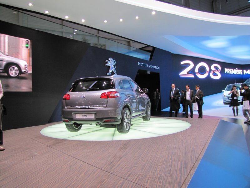 peugeot400831.jpg