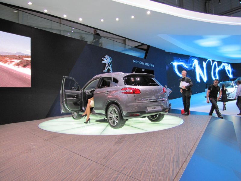 peugeot400836.jpg