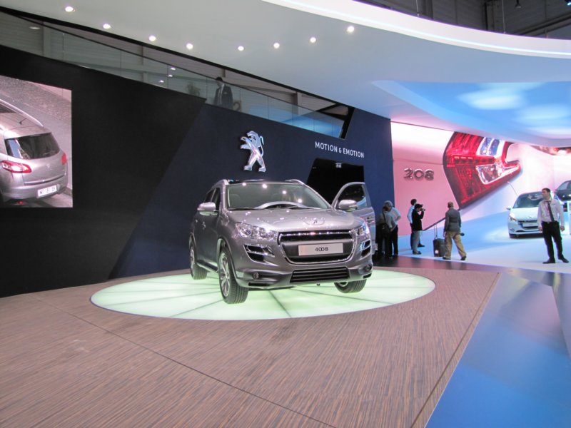 peugeot400841.jpg