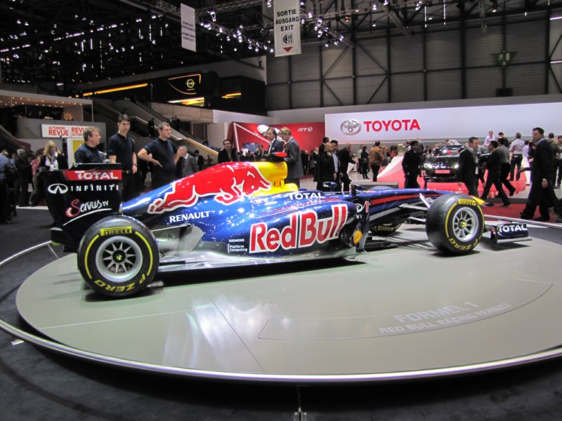 redbullracingrenault8.jpg