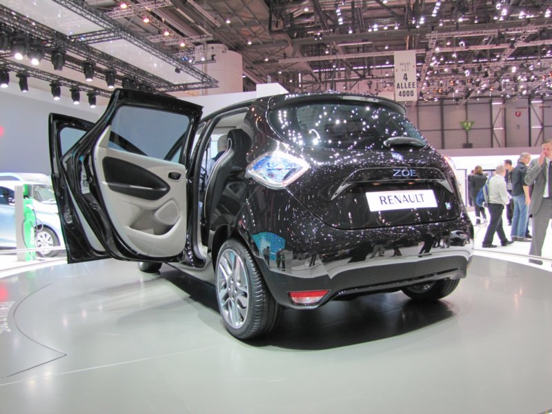 renaultzoe15.jpg