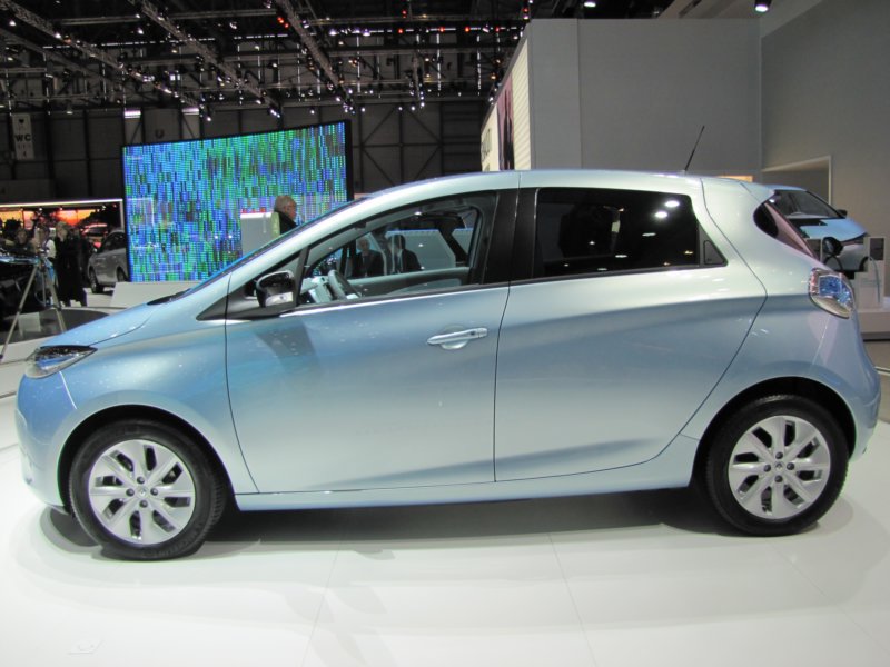 renaultzoe33.jpg