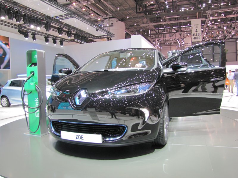 renaultzoe44.jpg