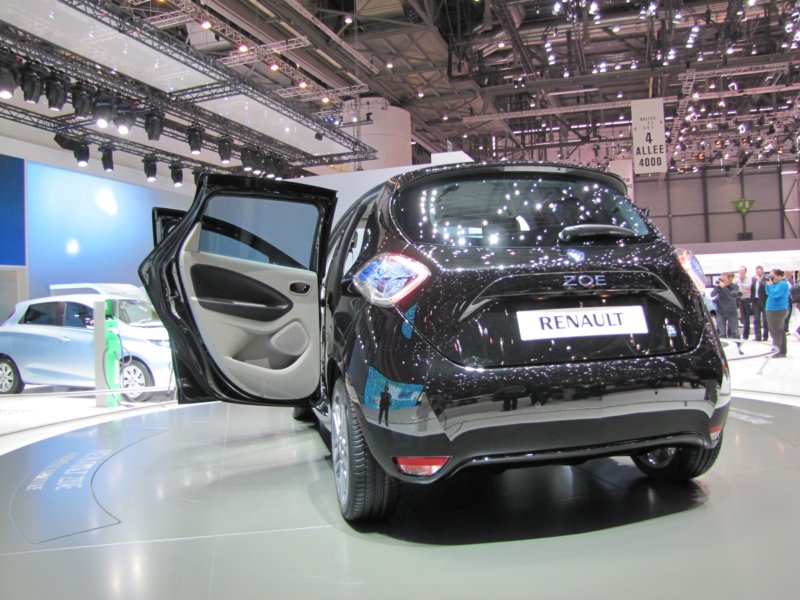 renaultzoe53.jpg