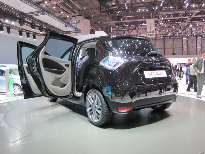 renaultzoe71.jpg