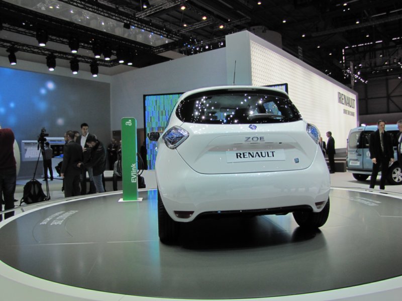 renaultzoe82.jpg