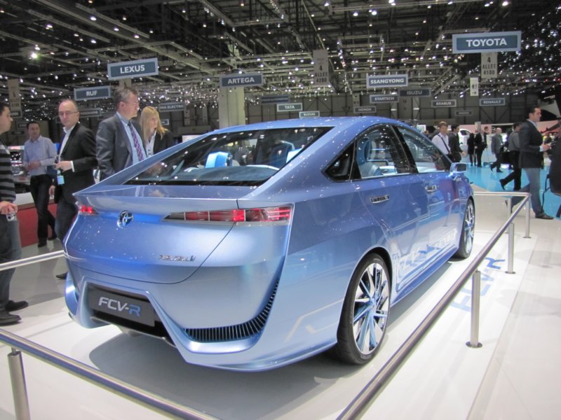 toyotafcvr3.jpg