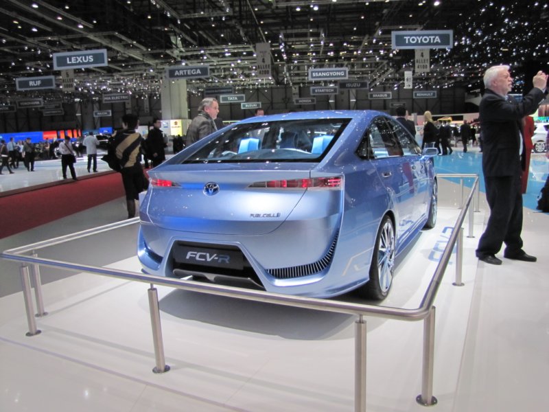 toyotafcvr6.jpg