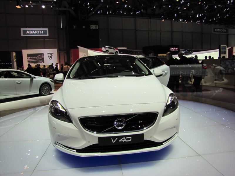 volvov4015.jpg