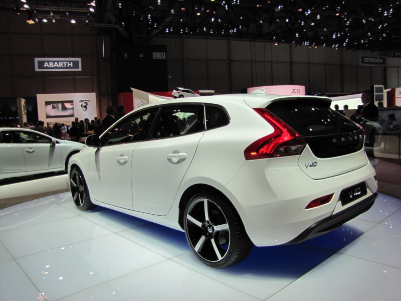 volvov4036.jpg