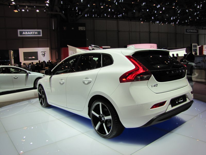 volvov4038.jpg