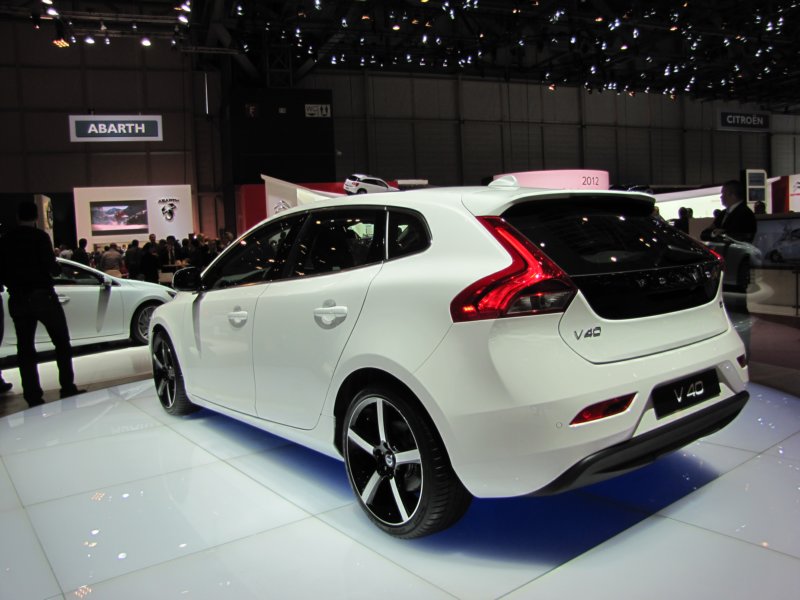 volvov4039.jpg