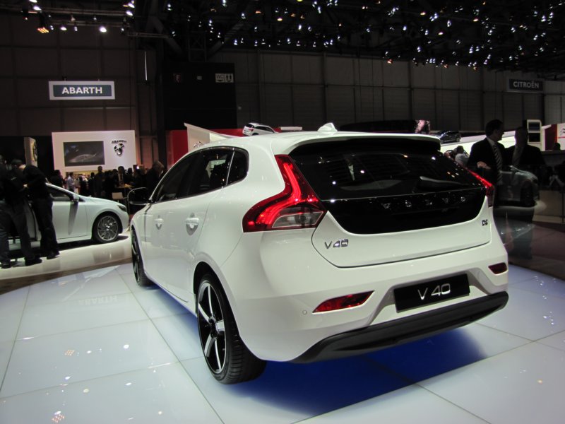 volvov4047.jpg
