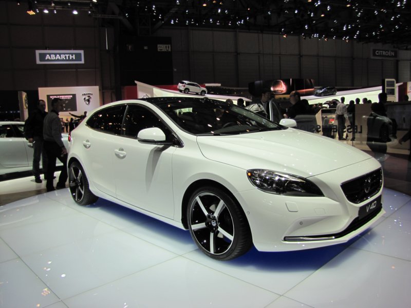 volvov4076.jpg
