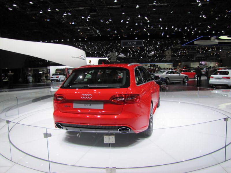 audirs4avant10.jpg