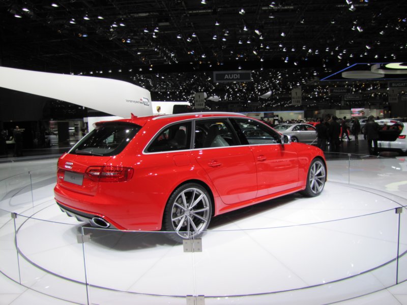 audirs4avant15.jpg