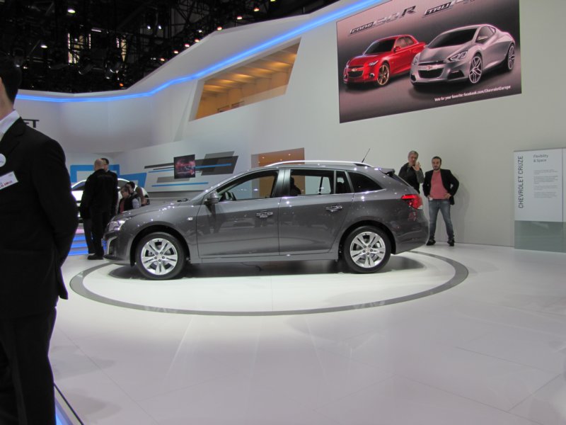 chevroletcruzewagon9.jpg