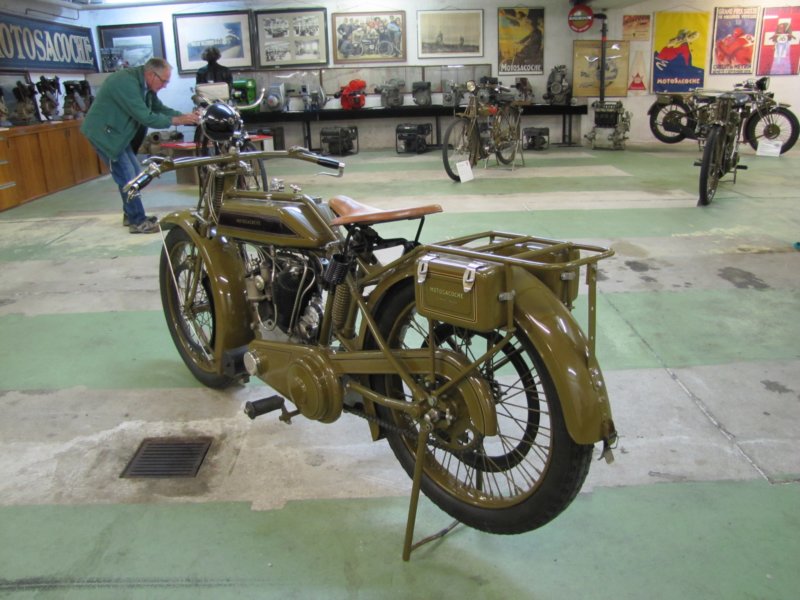 motosacoche2c1219258.jpg