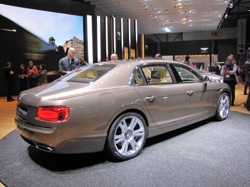 bentleyflyingspur24.jpg