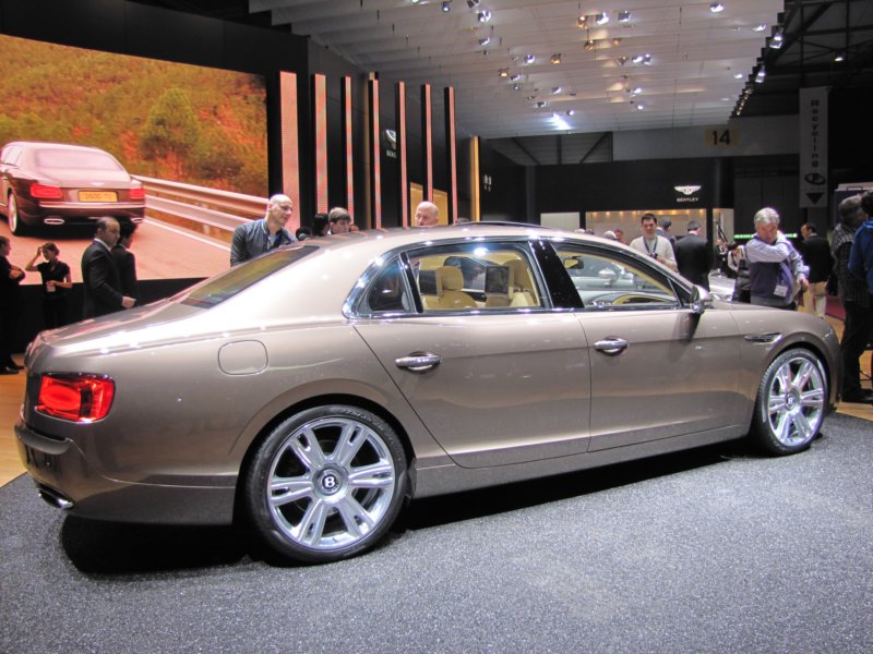 bentleyflyingspur30.jpg