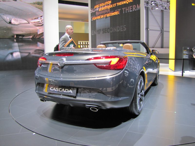 opelcascada19.jpg