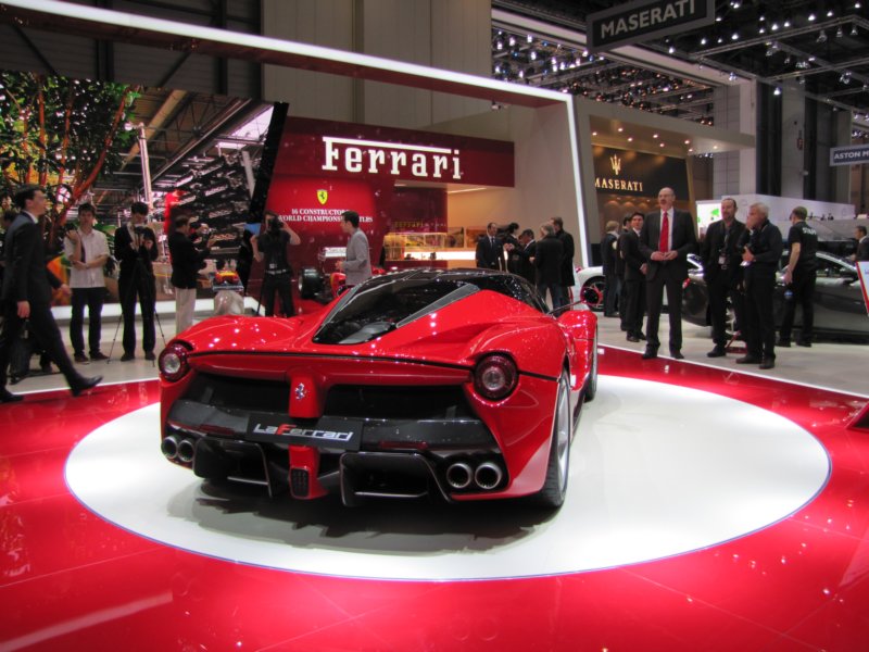 ferrarilaferrari32.jpg