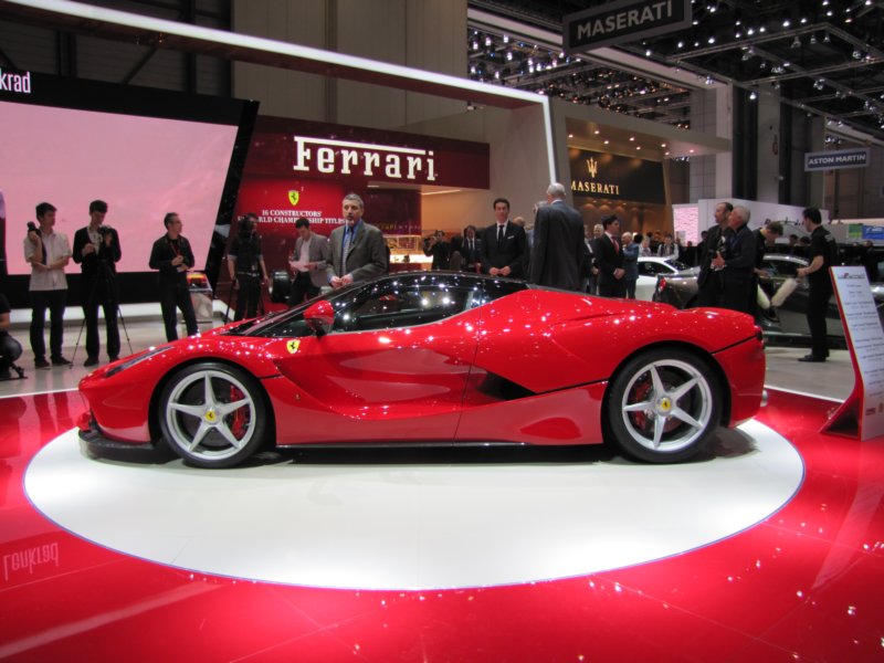 ferrarilaferrari71.jpg